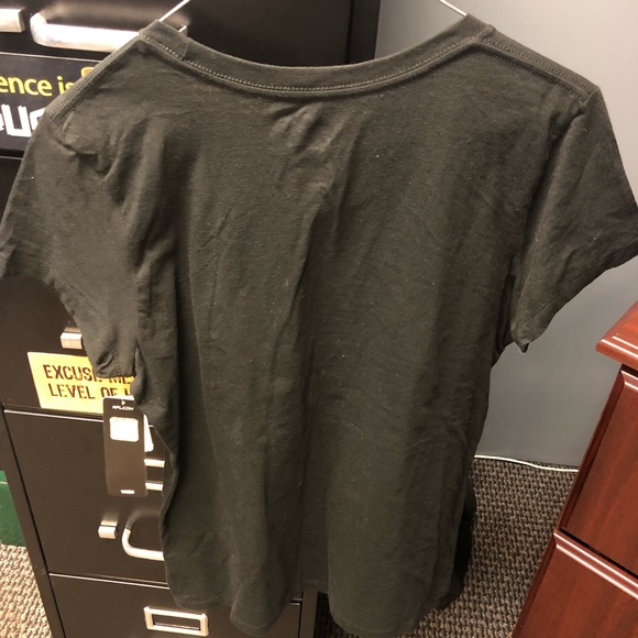 New Woman’s NFL Carolina Panthers T-Shirt Size Lg - Picture 3 of 5